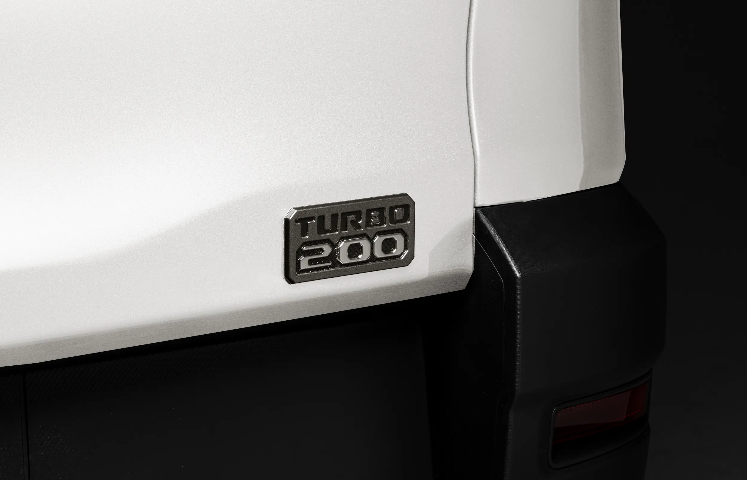 A primeira picape compacta com motor turbo do mundo.